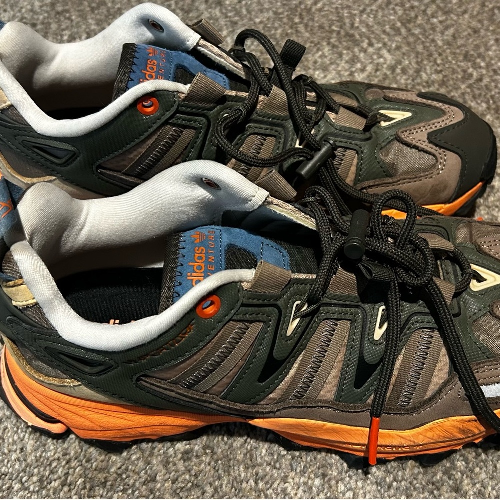 Women’s Adidas Hiking shoes - Picture 3 of 4